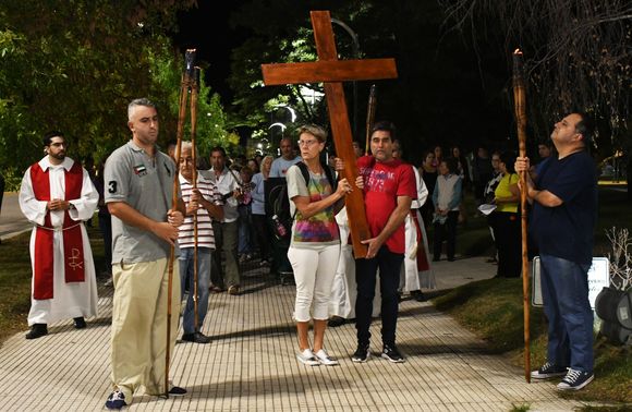 Vía Crucis en la plaza San Martín