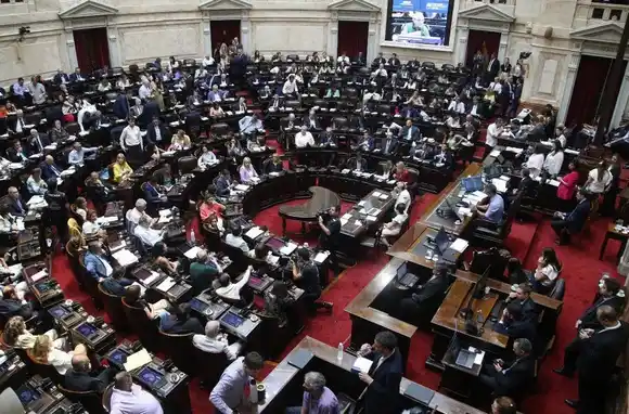 Malestar interno por el congelamiento de los sueldos en el Ejecutivo y el Congreso