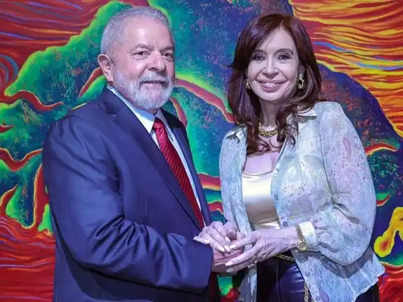 Cristina Kirchner pidió autorización judicial para recibir la visita de Lula da Silva en su domicilio