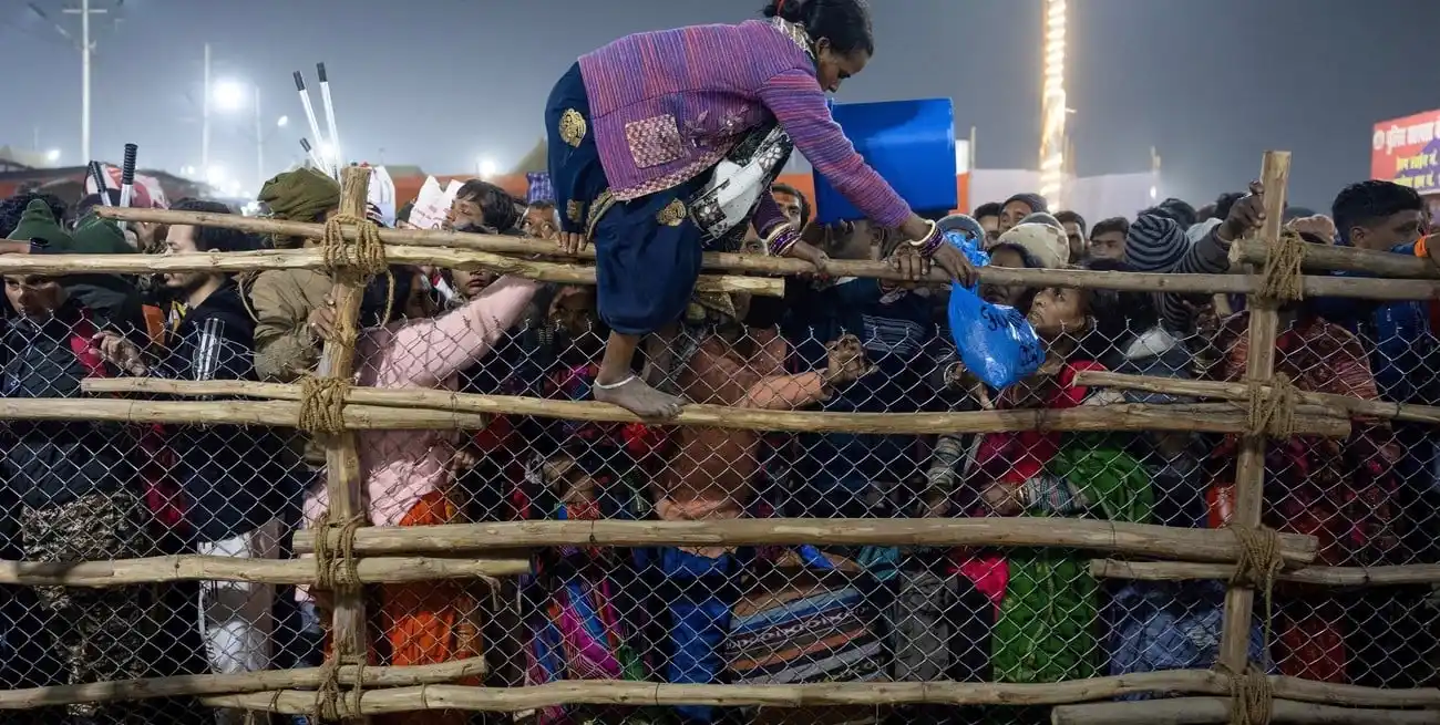 Es habitual que ocurran estampidas en eventos religiosos en la India, debido a que el número de personas puede superar la capacidad de la infraestructura. REUTERS/Adnan Abidi