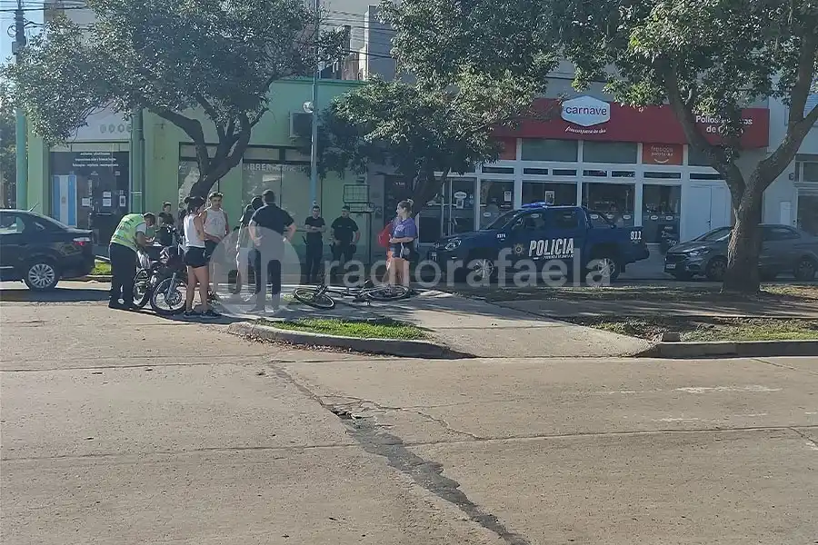 Chocó siendo menor de edad: terminó herido y con la moto secuestrada