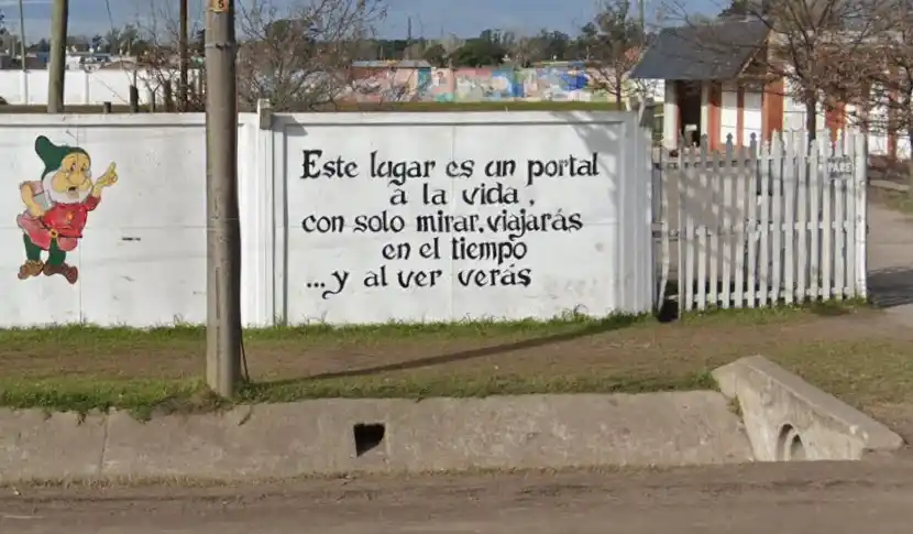 En el ingreso de la villa deportiva de Al Ver Verás se puede leer esta frase.