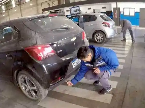 Tener la RTO al día cuesta $85000 para vehículos
particulares y $100.000 para camionetas