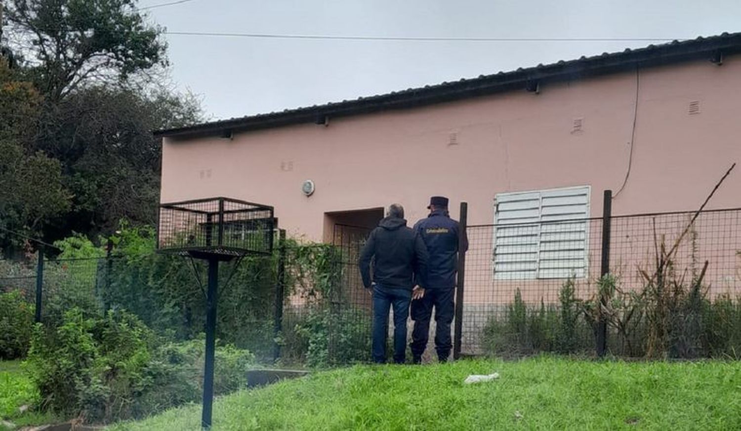 Tragedia en Diamante: Fue a la casa de sus padres y los asesinó