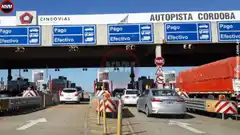 Escapaba de un control con un auto robado y mató a una empleada del peaje