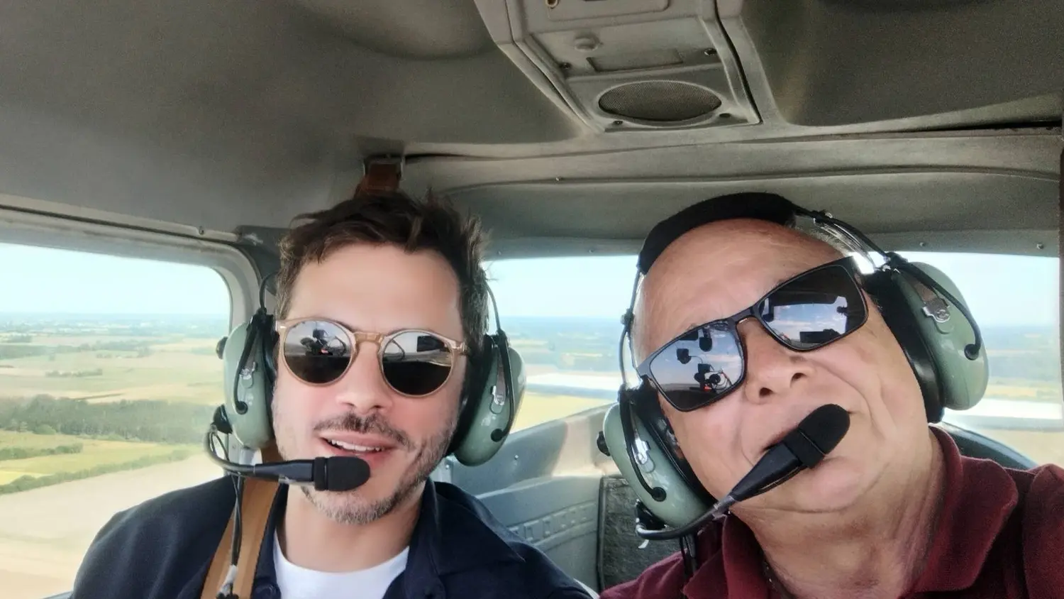 Eduardo Génova recibió a Tomás Fonzi, quien registró un vuelo para su programa Código Viaje que se emite por Telefe.