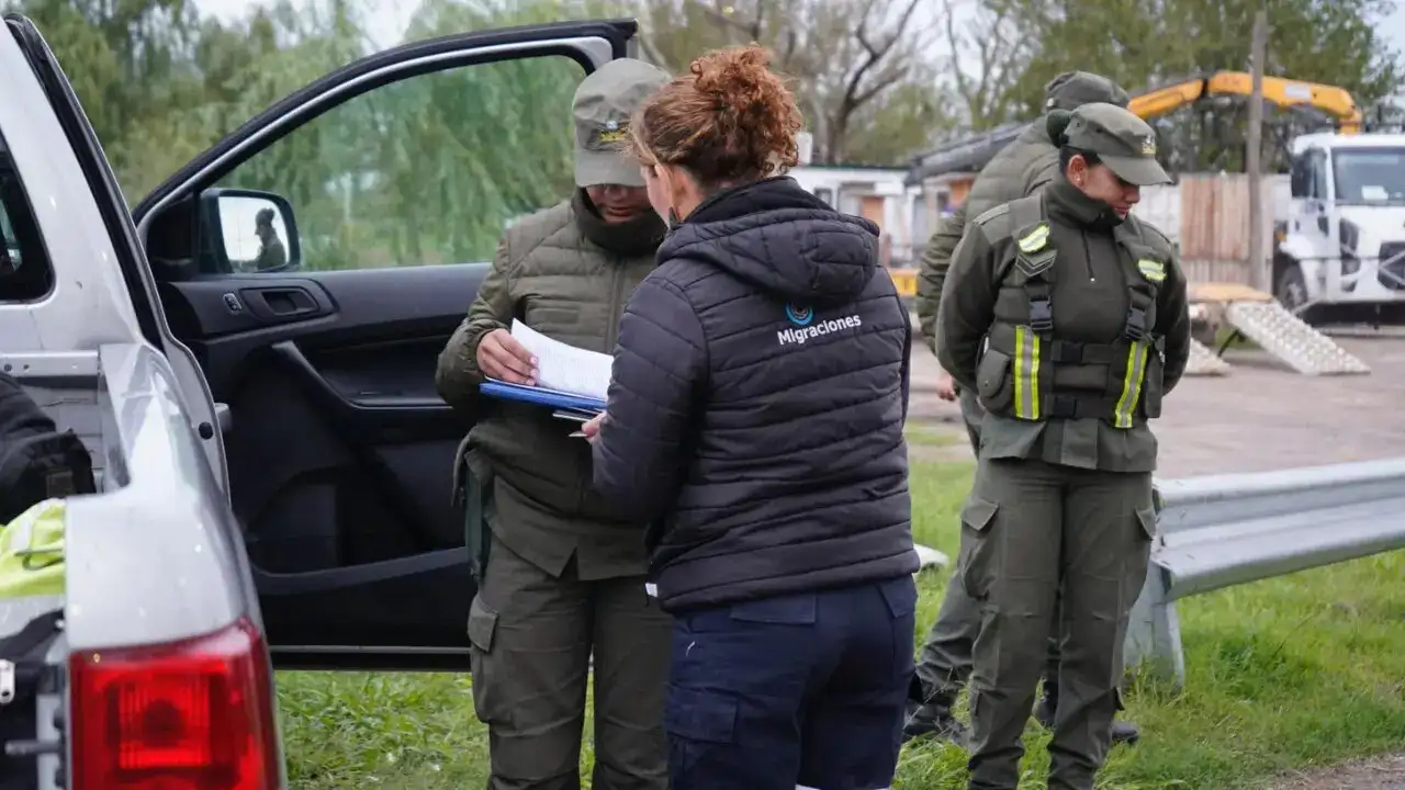 Se prevé que la Policía Migratoria estará integrada con efectivos de otras fuerzas que deberán ser capacitados para intensificar los controles en las fronteras.
