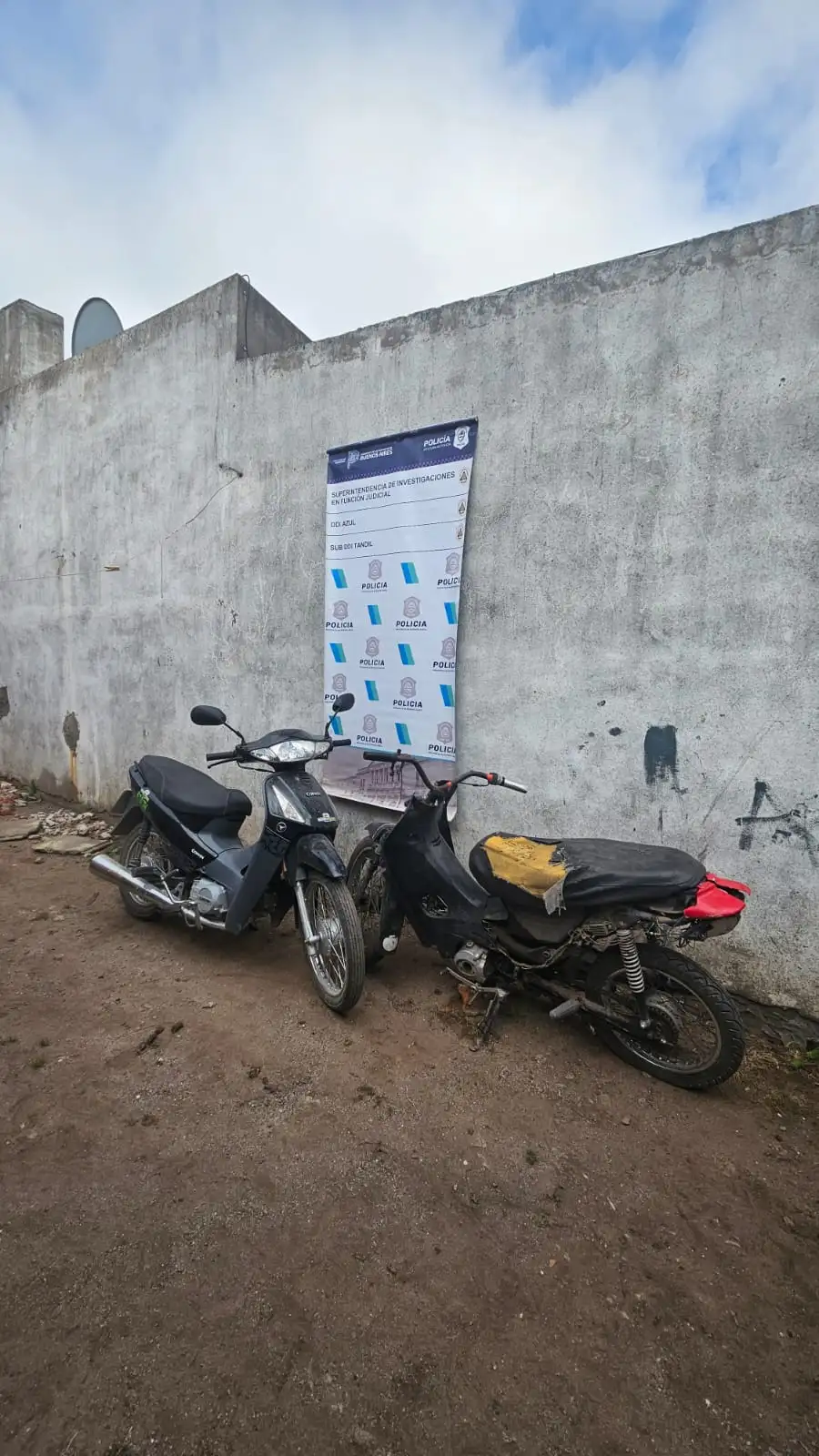 La policía dio con dos motos con pedido de secuestro activo durante una serie de allanamientos que se concretaron en la ciudad.