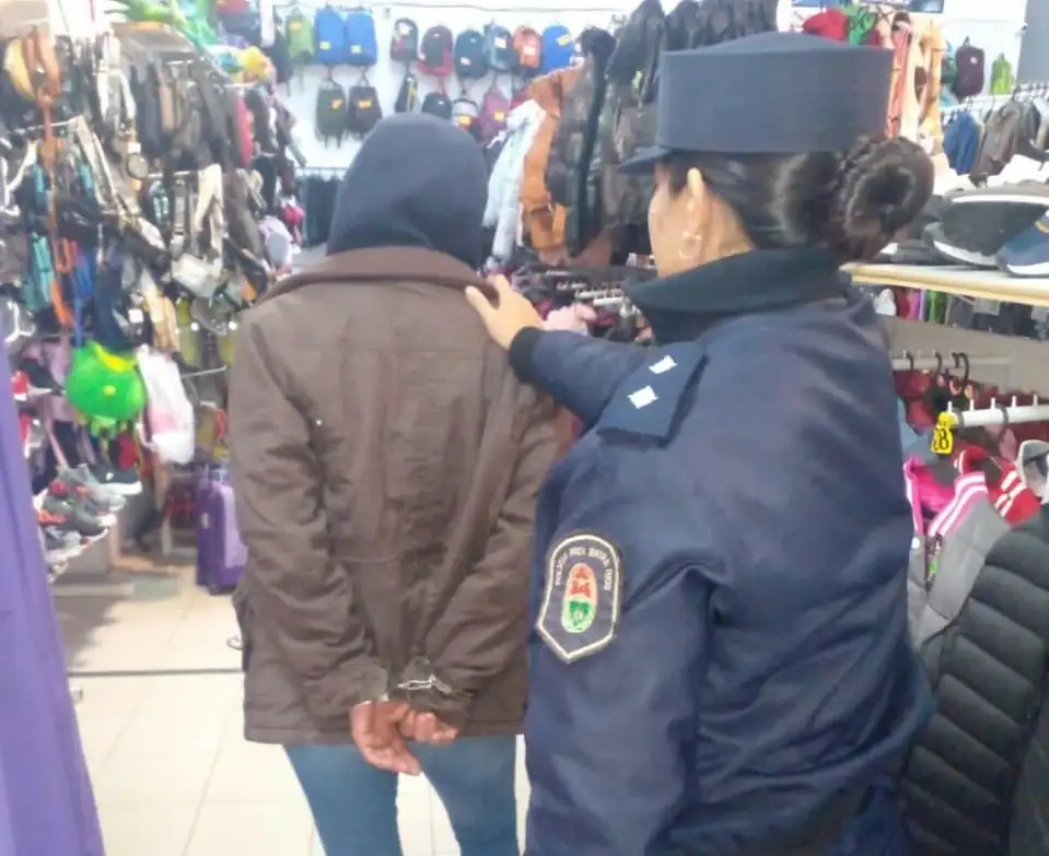 Detuvieron a una conocida delincuente en pleno centro de Gualeguaychú