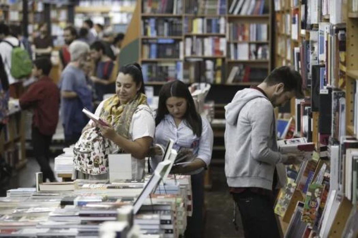 Nueva edición de la Noche de las Librerías en Rosario: Múltiples propuestas culturales