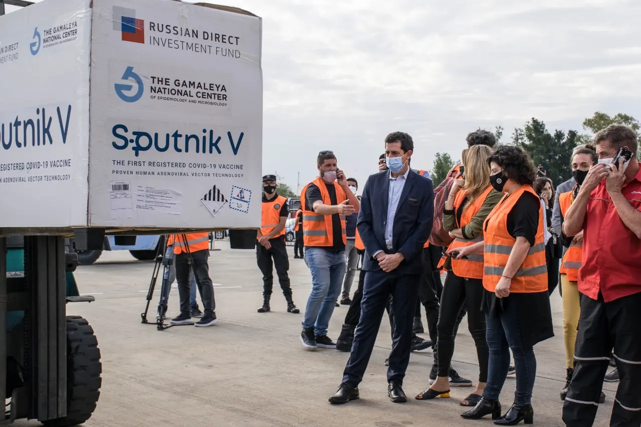 Llegan 650 mil nuevas dosis de la vacuna Sputnik V, pero sólo 250 mil son del componente 2