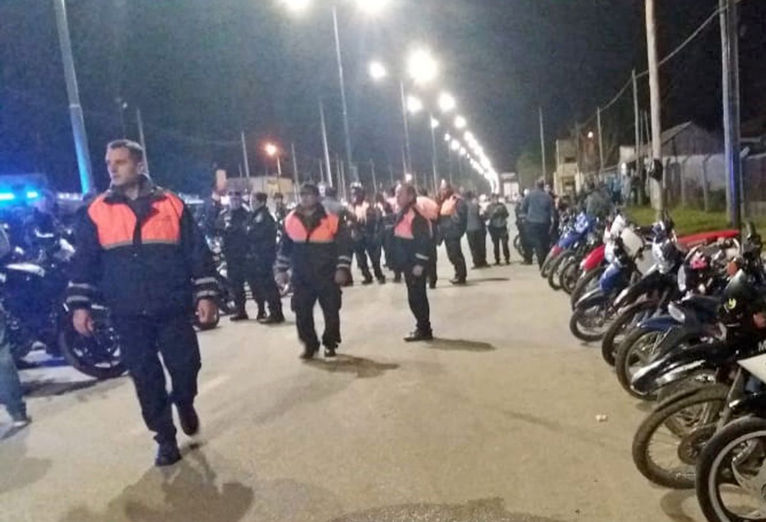 Intentó evadir un control con una moto robada y atropelló a un agente de tránsito