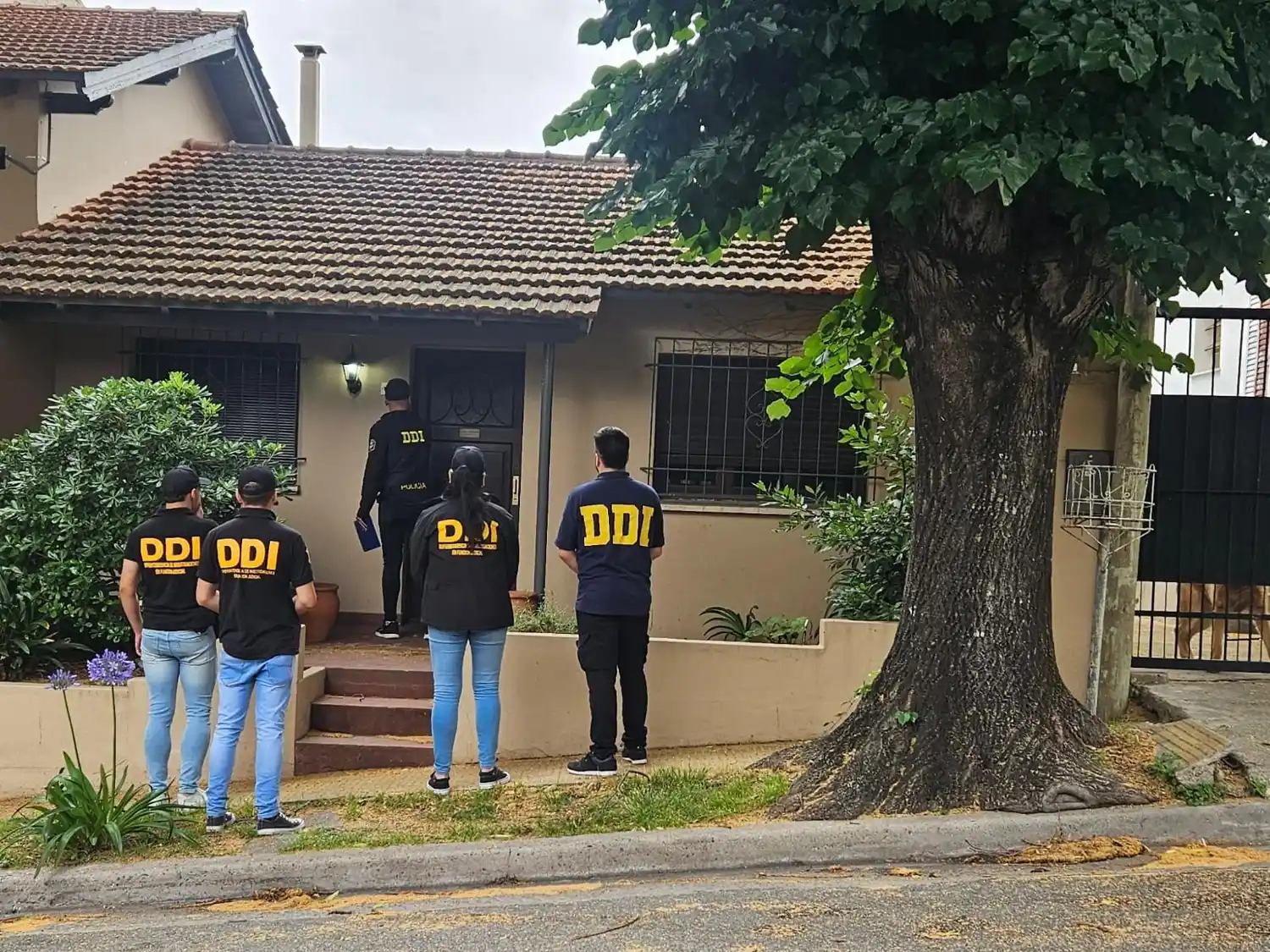 El allanamiento se hizo en Chopin al 100.