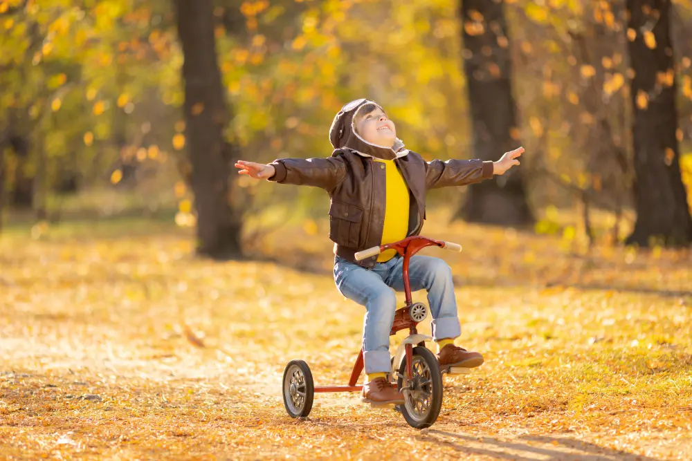 Desarrollo infantil: beneficios y riesgos de los juguetes con ruedas