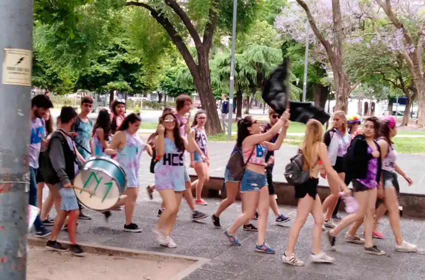 Banderazo: estudiantes secundarios se adueñaron de las calles rosarinas