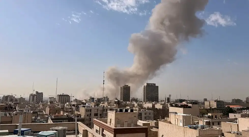 Washington y Jerusalén atacaron objetivos estratégicos en suelo iraní.