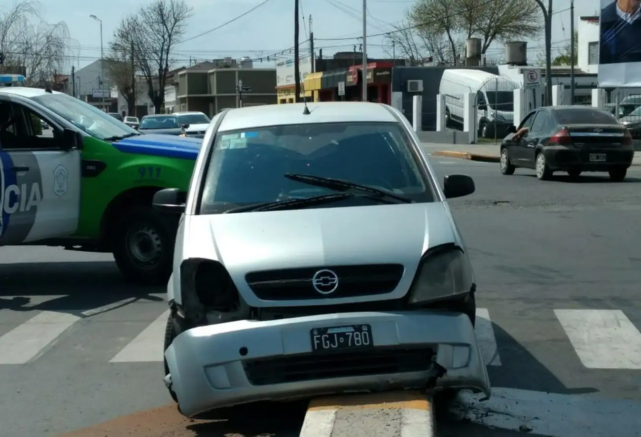 Dos heridos al chocar con el  bulevar de Avellaneda y Brasil