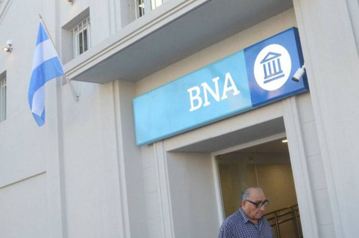 Bancos también lanzan recomendaciones ante el avance del coronavirus