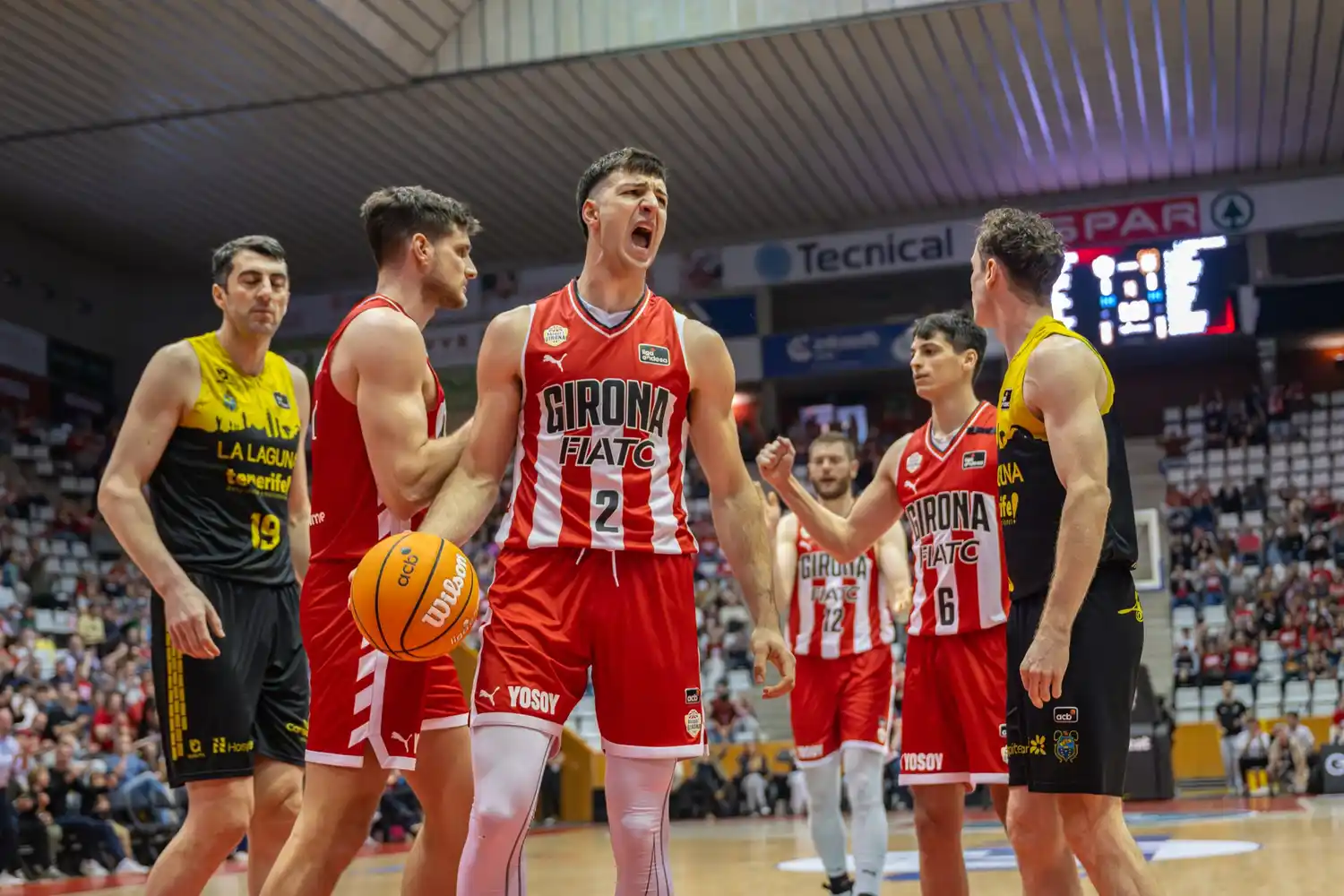 Máximo Fjellerup renovó con Basquet Girona por dos años más