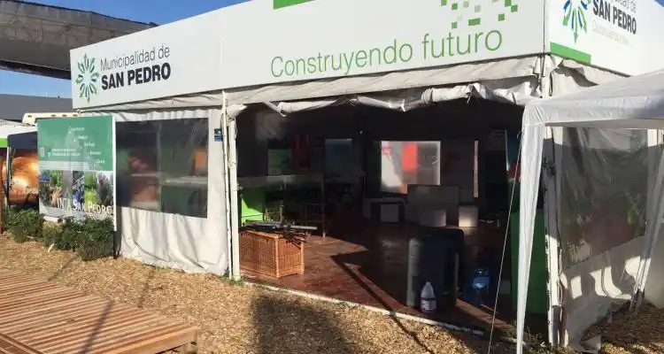 Preparativos para el stand de San Pedro en Expoagro