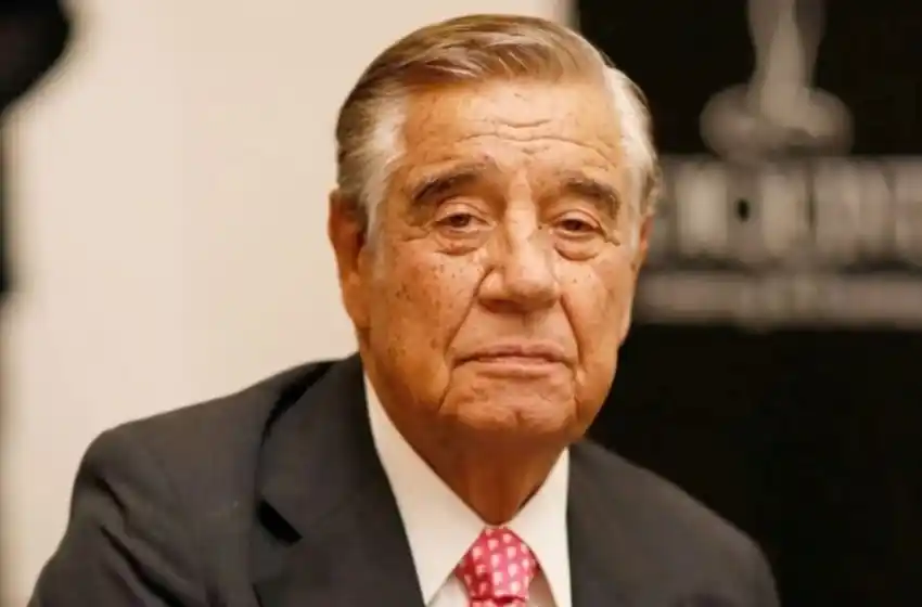 Murió el empresario Constancio Vigil en un vuelo hacia Miami: tenía 86 años