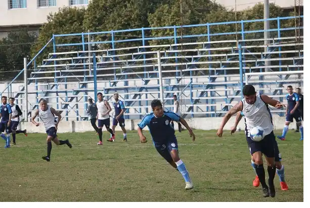 El “Decano”  cosechó un triunfo y una derrota ante Gimnasia de Uruguay