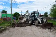 Continúa la conexión de agua y cloacas