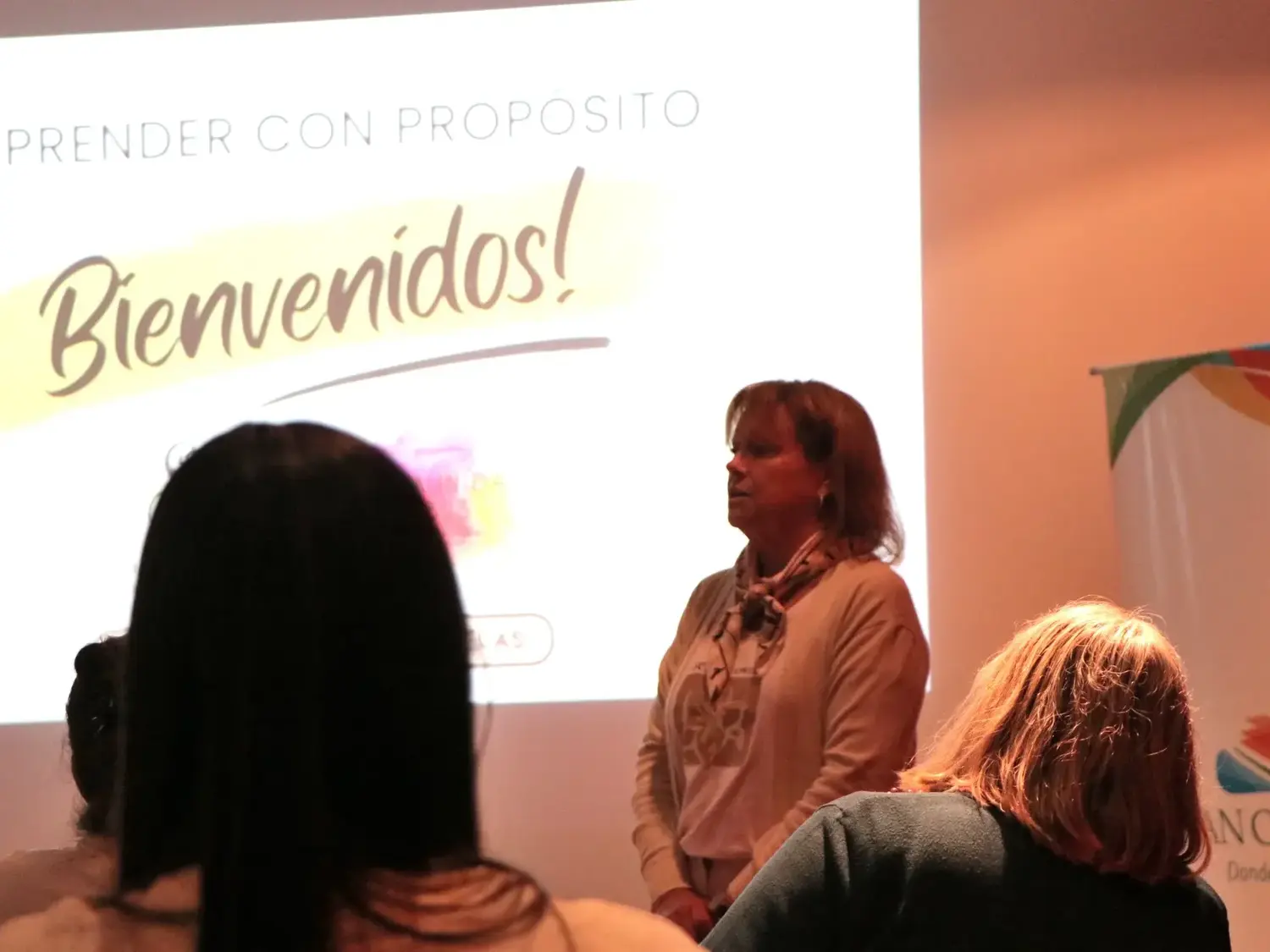 Evento. Reunió a diversos participantes interesados en el desarrollo personal y profesional en un espacio de formación.