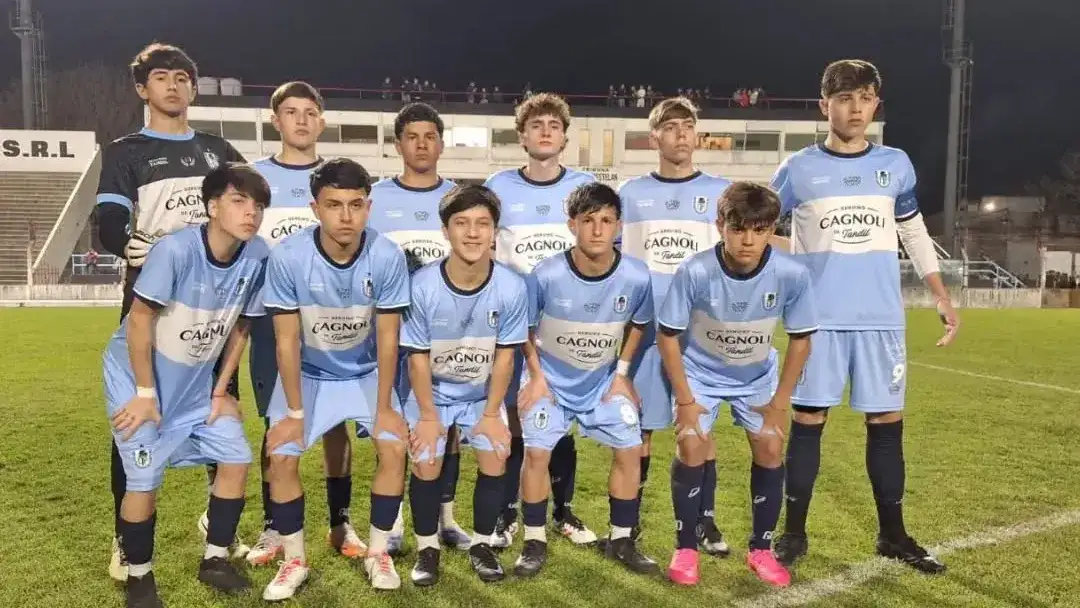Los once iniciales de Tandil. (Fotos de la Liga Tandilense de Fútbol).