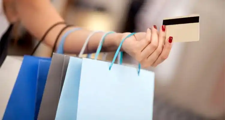 Este año los regalos de navidad  se compran con tarjeta