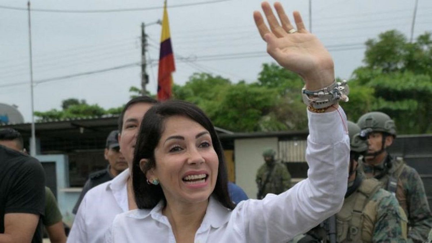¡CNE DENUNCIA ATAQUE CIBERNÉTICO! Heredera de Correa adelanta en primeros escrutinios de Ecuador