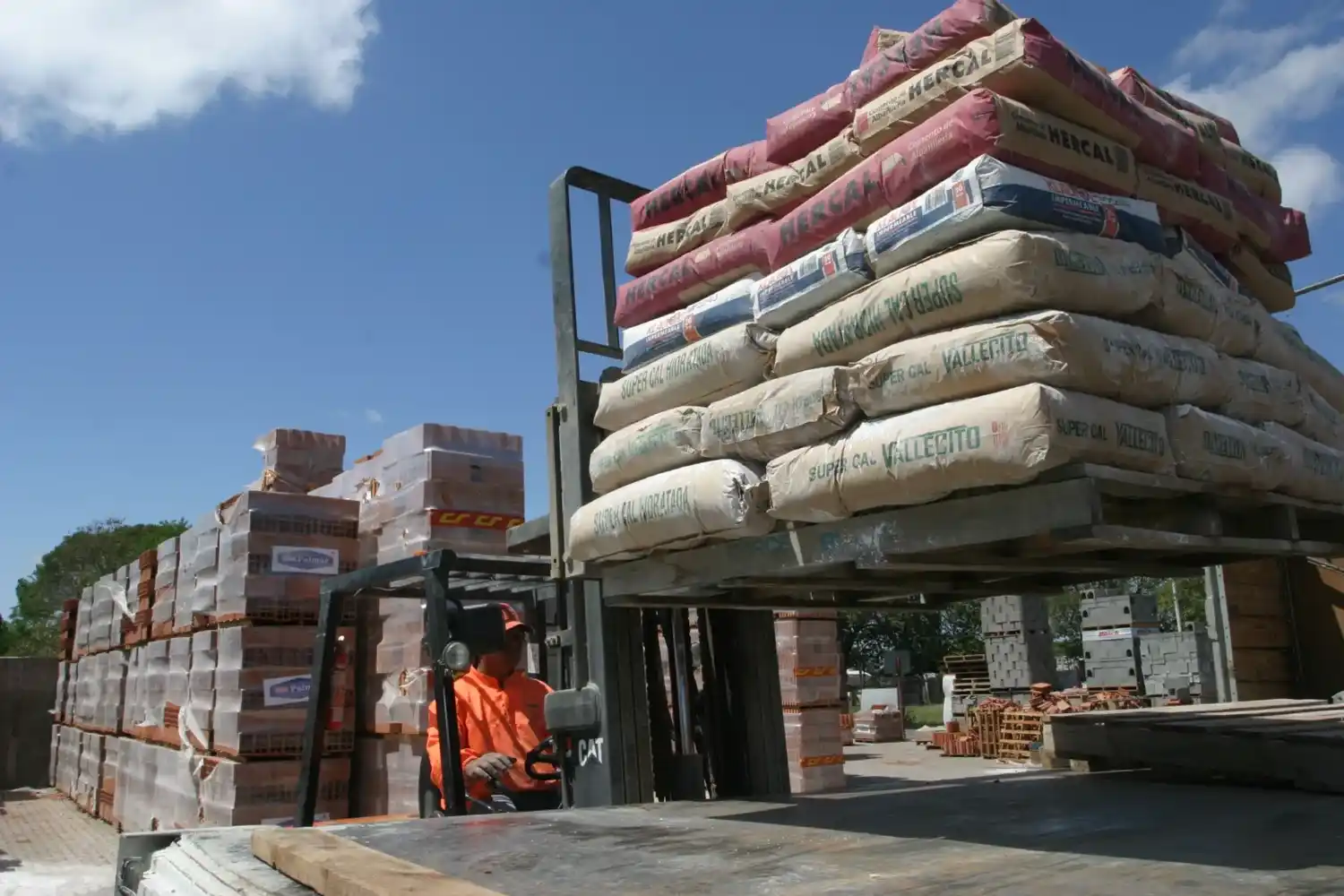 Repuntan los insumos para construir: abril trajo un alivio del 10% en ventas y buenas señales para el sector