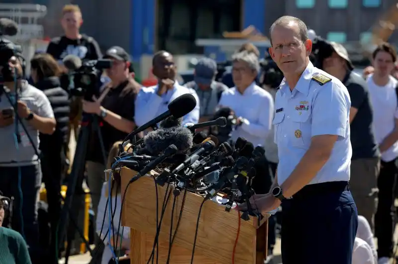 Contralmirante John Mauger, de la Guardia Costera estadounidense.