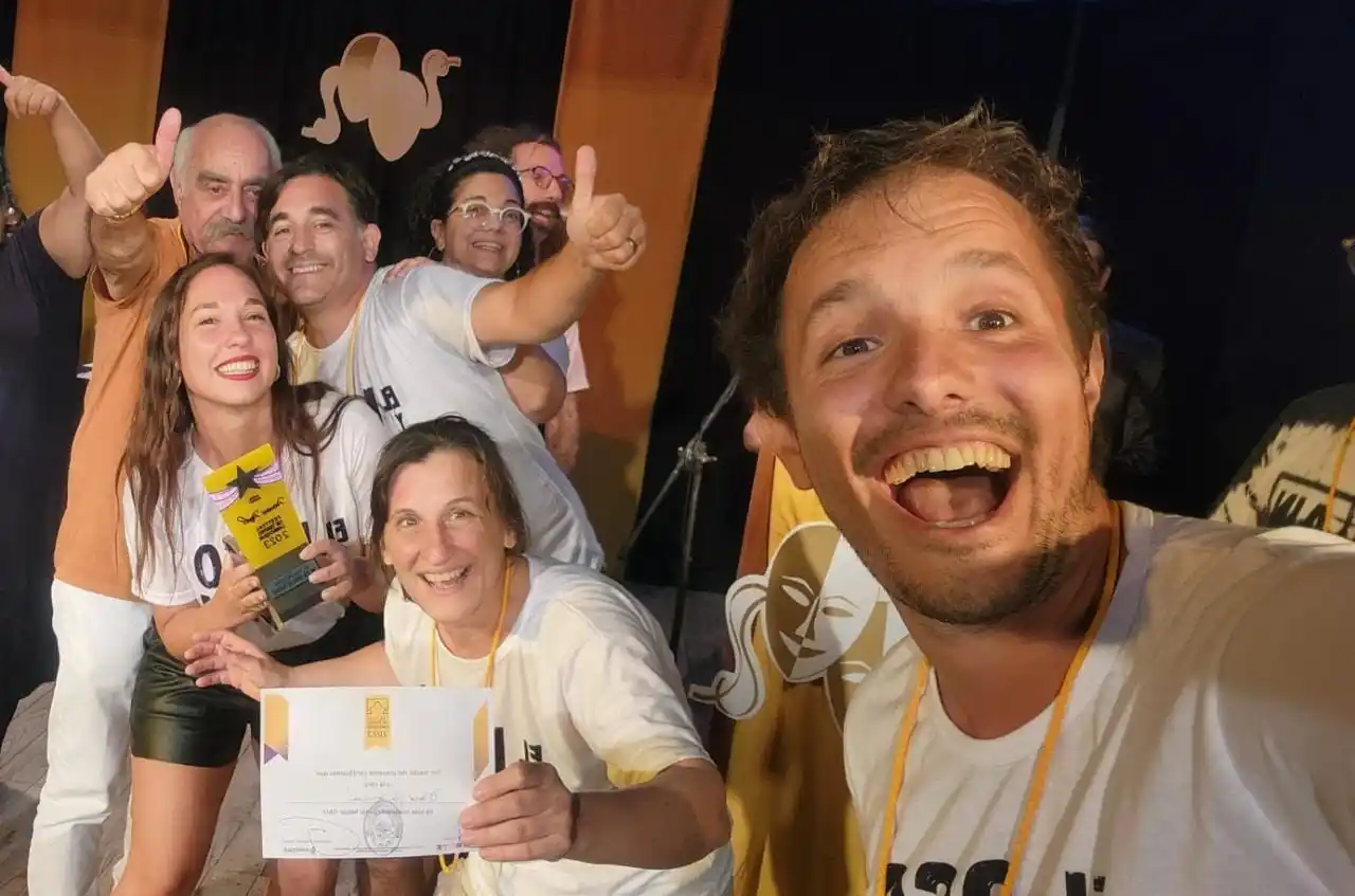 “El Loco y la Camisa” fue nominada como “mejor obra del V festival de teatro de Larroque 2023”