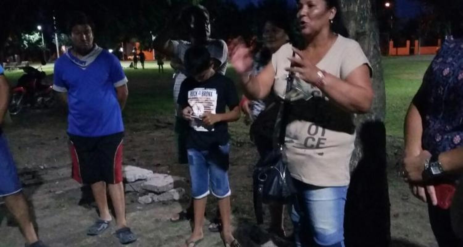 Vecinos se reunieron en la Plaza de los Aromos para reorganizar comisión de fomento