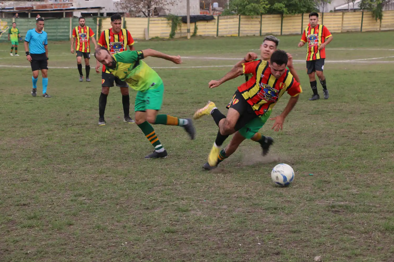 Unión y Sporting empataron en un partido más hablado que jugado