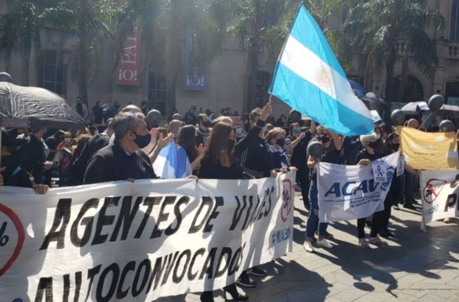 Trabajadores del turismo preparan una movilización para el próximo lunes