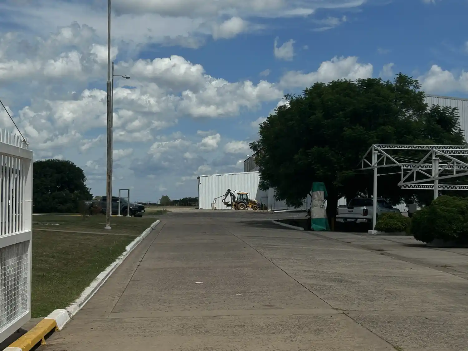 Las naves están ubicadas dentro del parque logístico Caso.