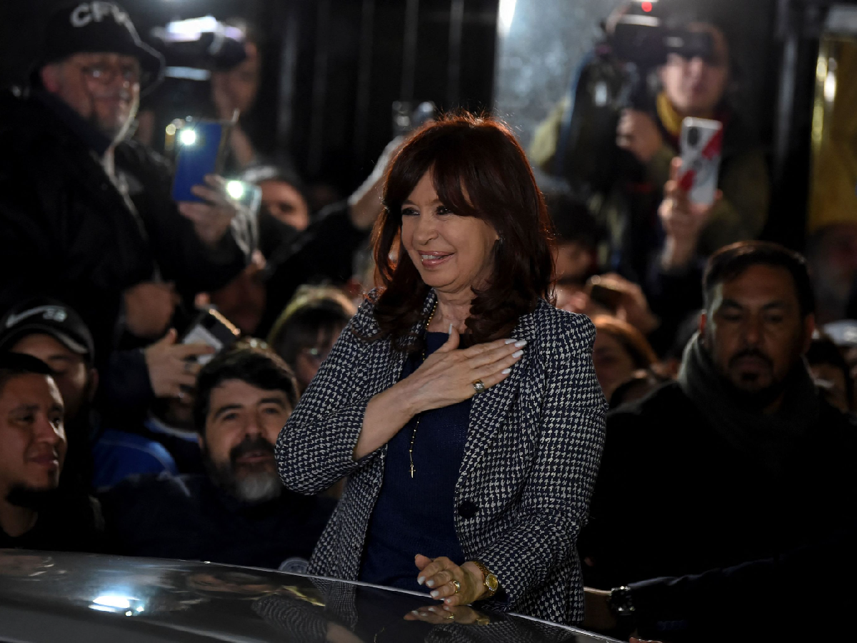 Aseguran que Cristina Kirchner "está bien, está fuerte y tranquila" tras el intento de atentado