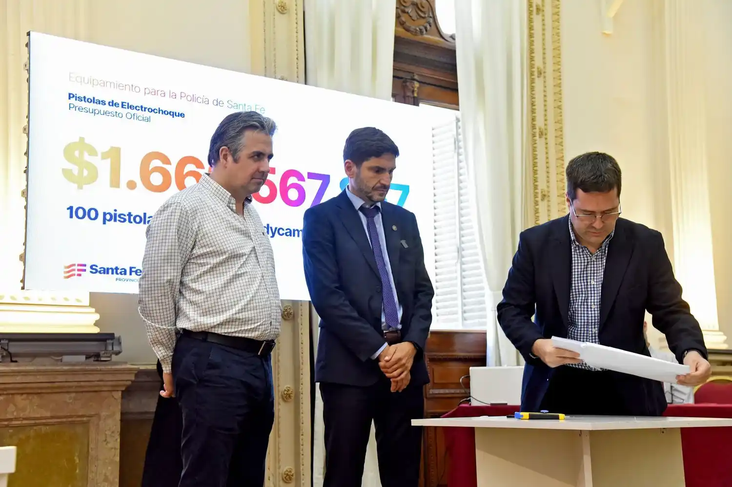 Pullaro y Cococcioni encabezaron la apertura de los sobres.