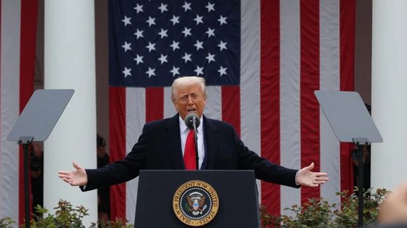 Trump insta al Congreso a “eliminar” el medio Voz de América