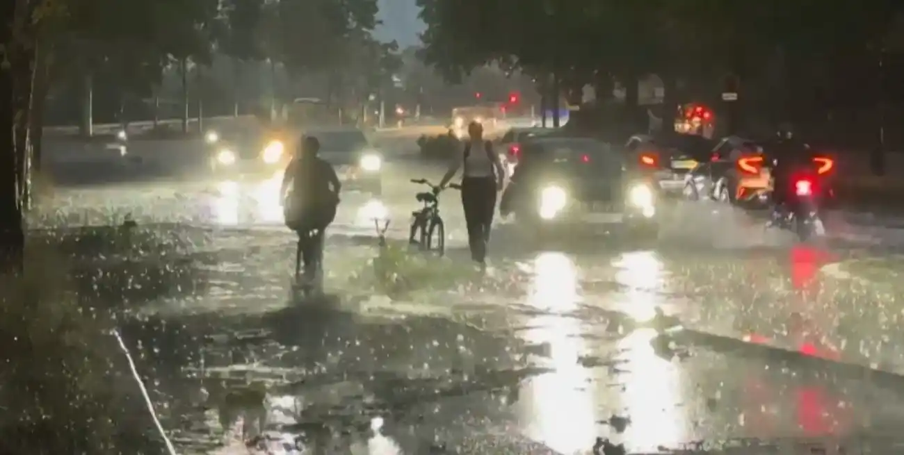 Una tormenta eléctrica devastó Francia, dejando dos muertos y 17 heridos. El fenómeno, alimentado por el calor extremo, mostró la fragilidad de las infraestructuras.