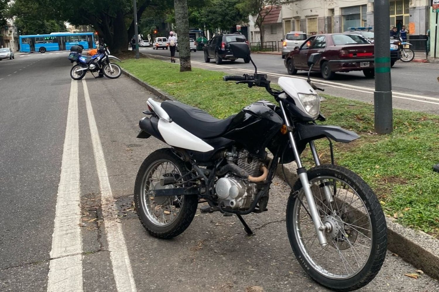 Un motociclista que circulaba por la ciclovía chocó e hirió a una nena de 9 años