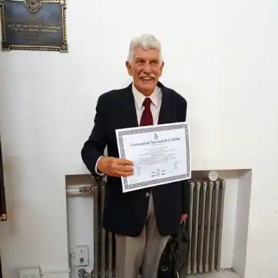 Bernardo José Gandini fue distinguido como Profesor Consulto por la Universidad Nacional de Córdoba