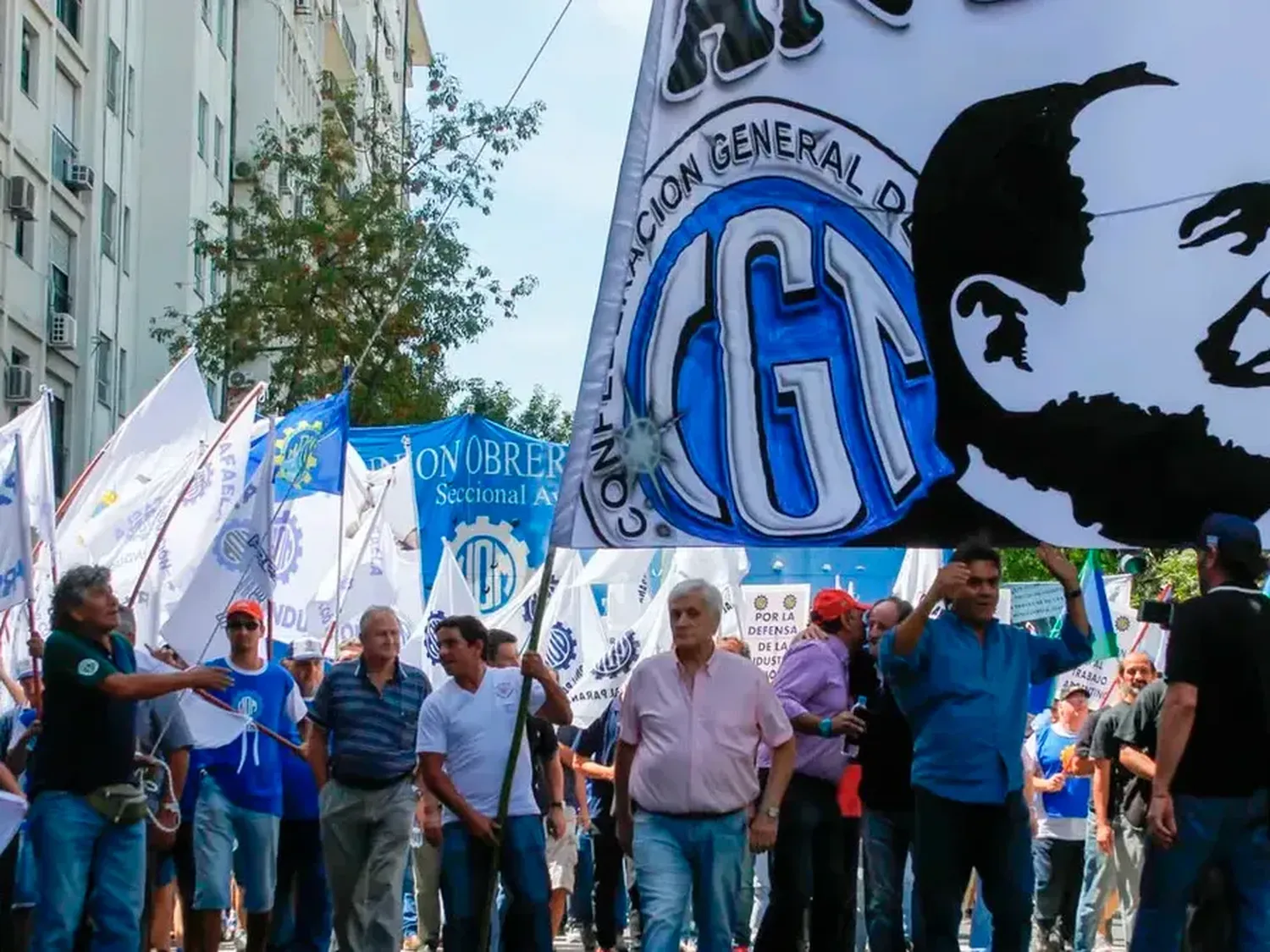 El Gobierno baja el precio del paro de la CGT y lo califica de "político" por elecciones