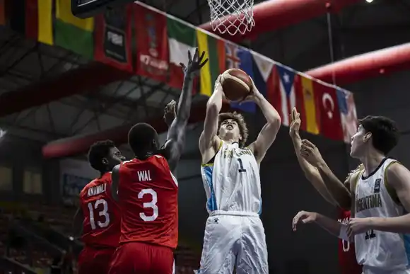 Argentina perdió con Canadá y jugará la reclasificación