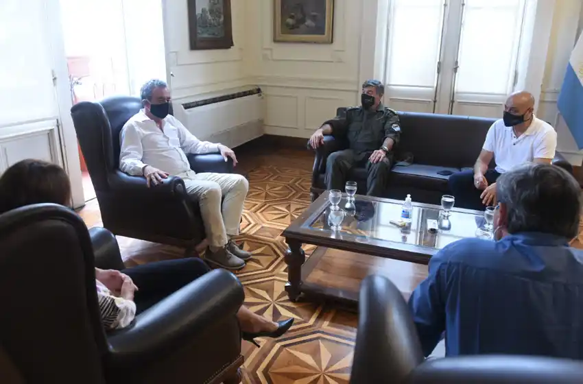 Javkin recibió a autoridades de Gendarmería: «Es necesario que todas las fuerzas nos cuiden más y mejor»