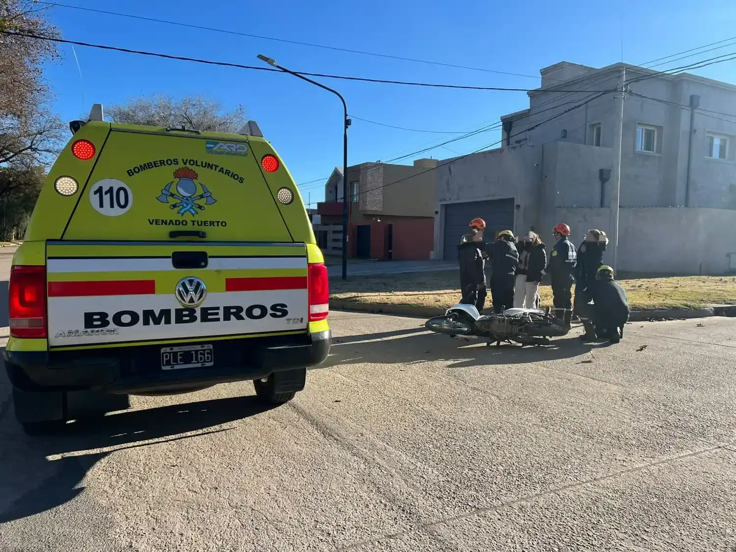 Servicios de emergencia atendieron a las lesionadas.