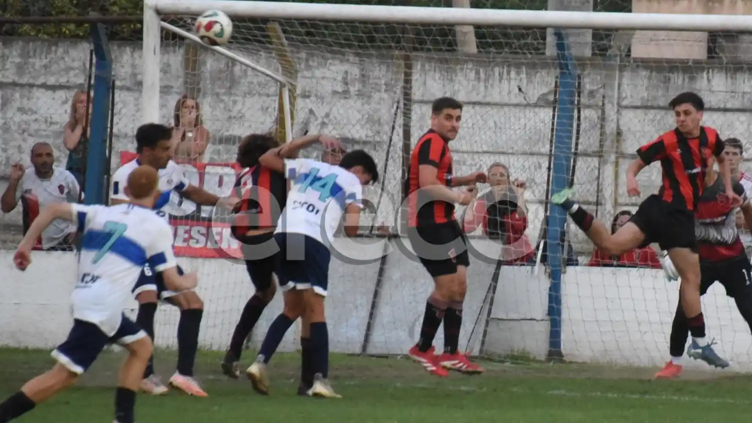 Gimnasia y Juarense vuelven a enfrentarse.