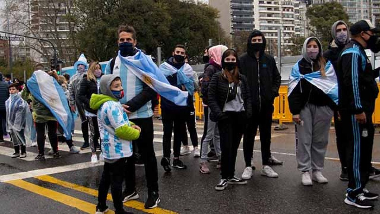 La vuelta del público: hubo detenidos y más de 200 denuncias por entradas falsas